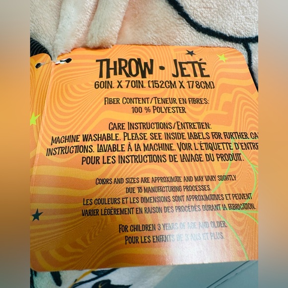 Halloween Winnie The Pooh & Tigger Throw Blanket - Picture 4 of 5